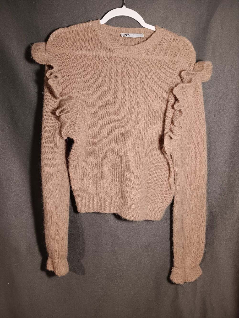 ZARA Ruffle Shoulder Tan Long Sleeve Sweater Women's Medium Knit Pullover